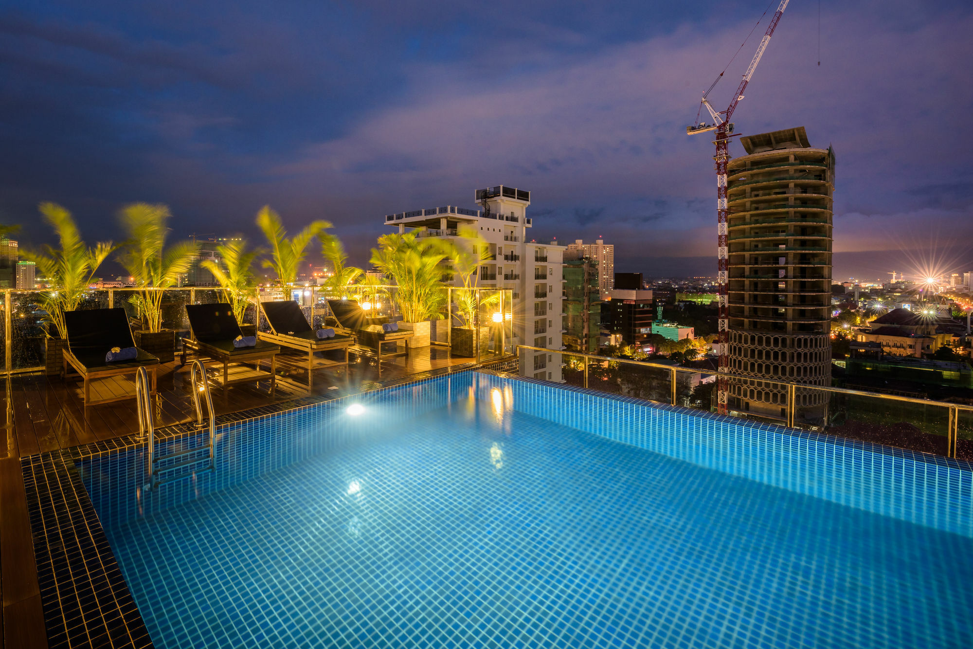 Mansion 51 Hotel&Apartamento Phnom Penh Exterior foto